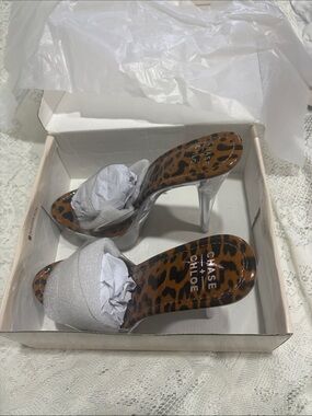 Chase + Chloe Platform Heels with Leopard Insole size 9 but fits like a size 8